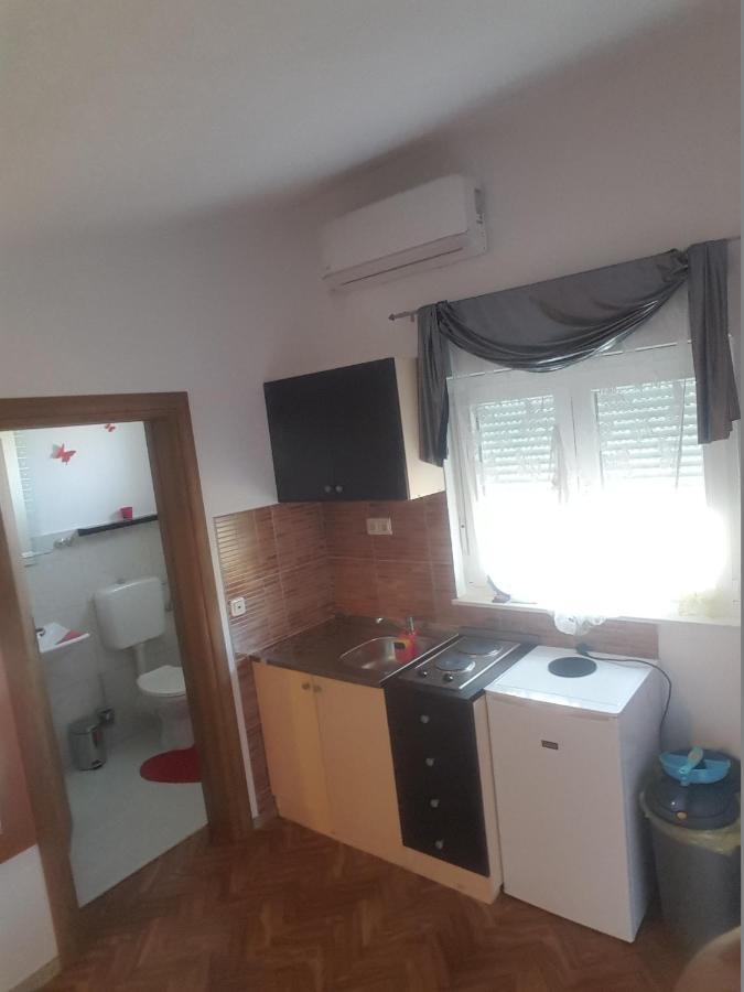 Apartments Megi 비오그라드나모루 외부 사진
